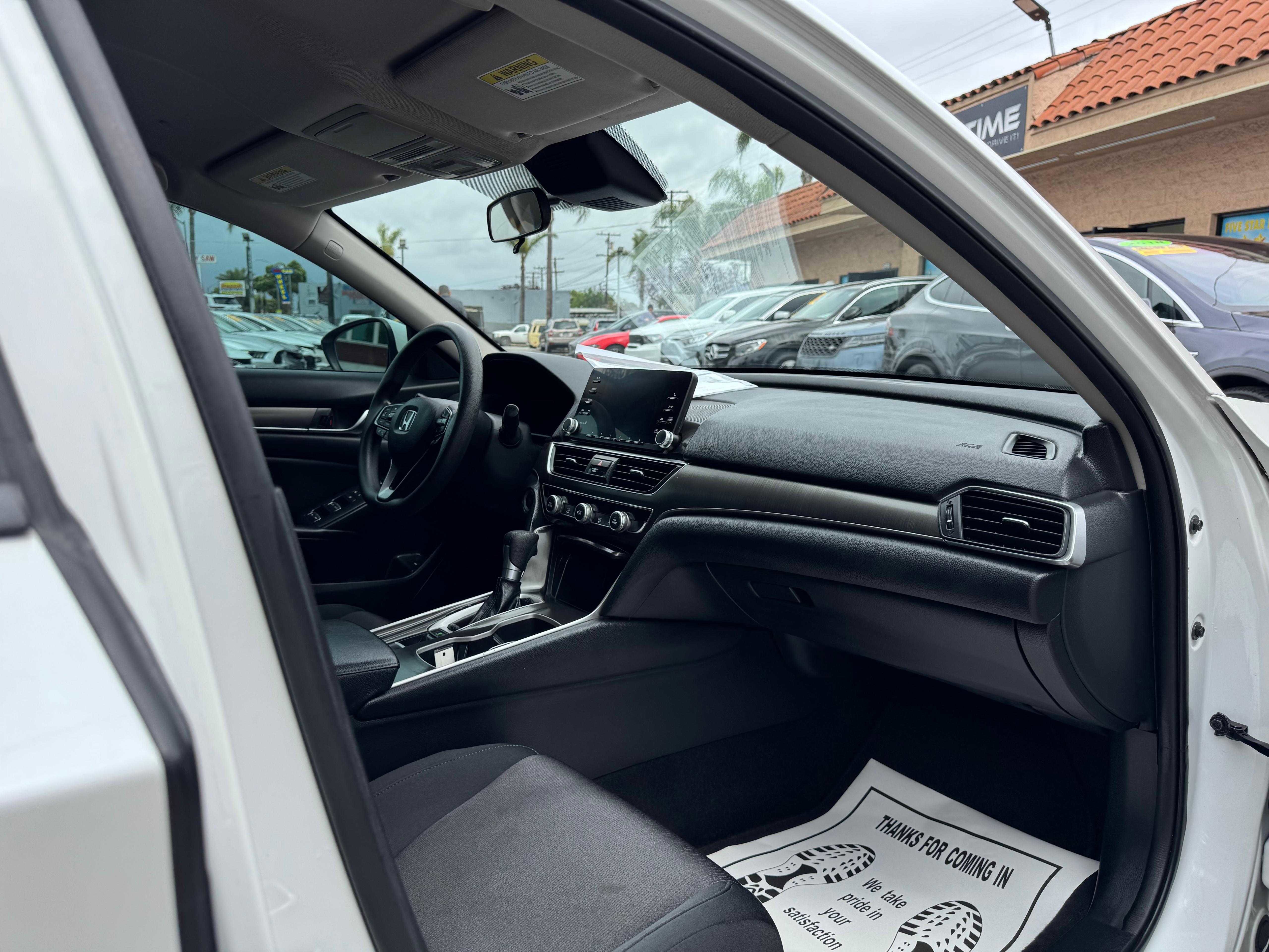 Vehicle image 39 of 59