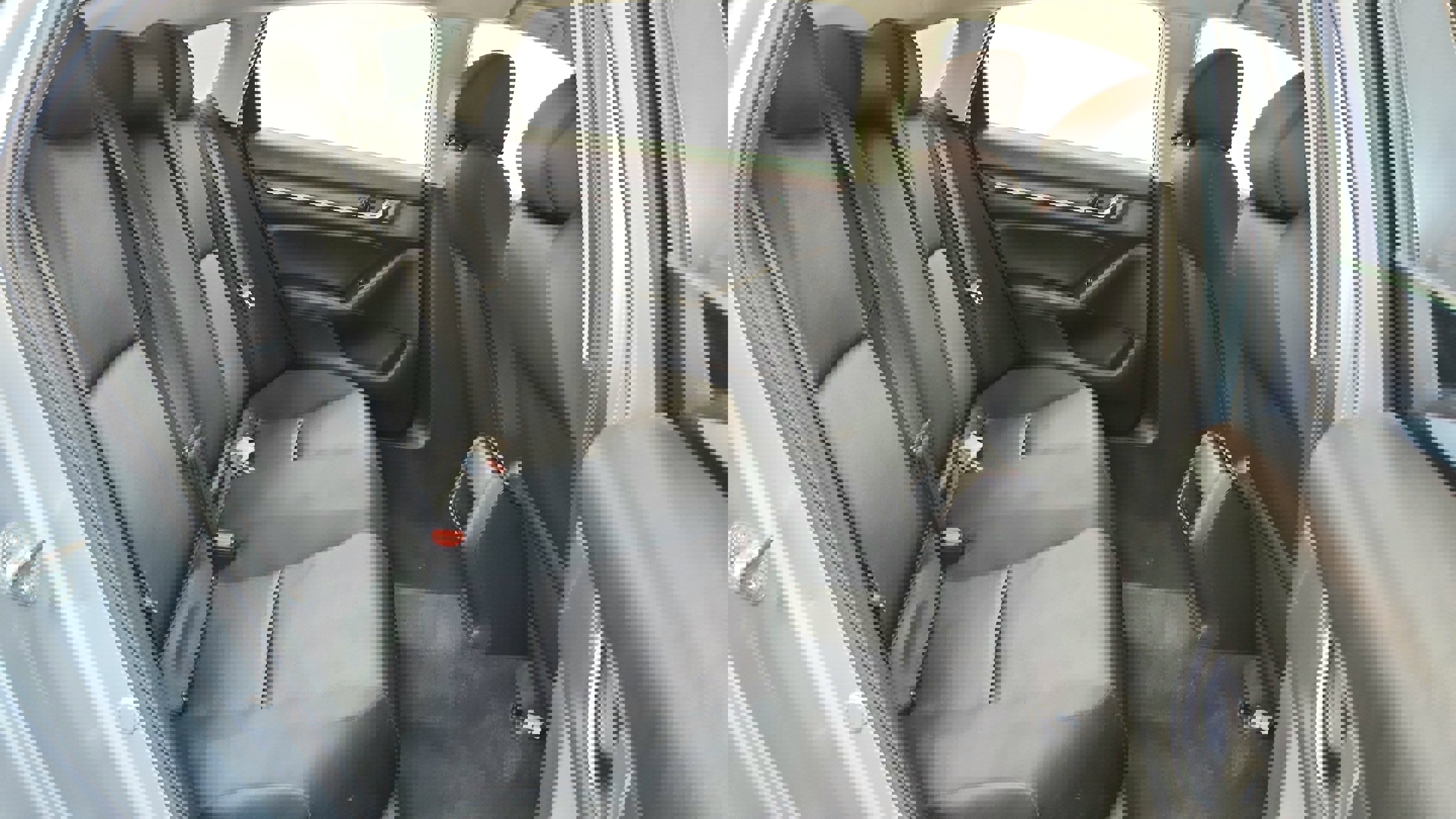 2018 Honda Accord LX 1.5T Image 23 of 32