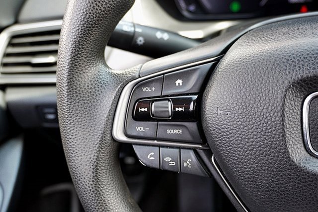 Vehicle image 29 of 45