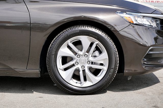 Vehicle image 14 of 45