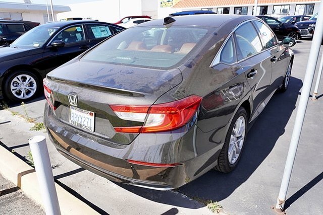 Vehicle image 11 of 45