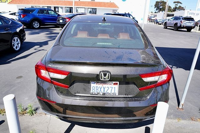 Vehicle image 41 of 45