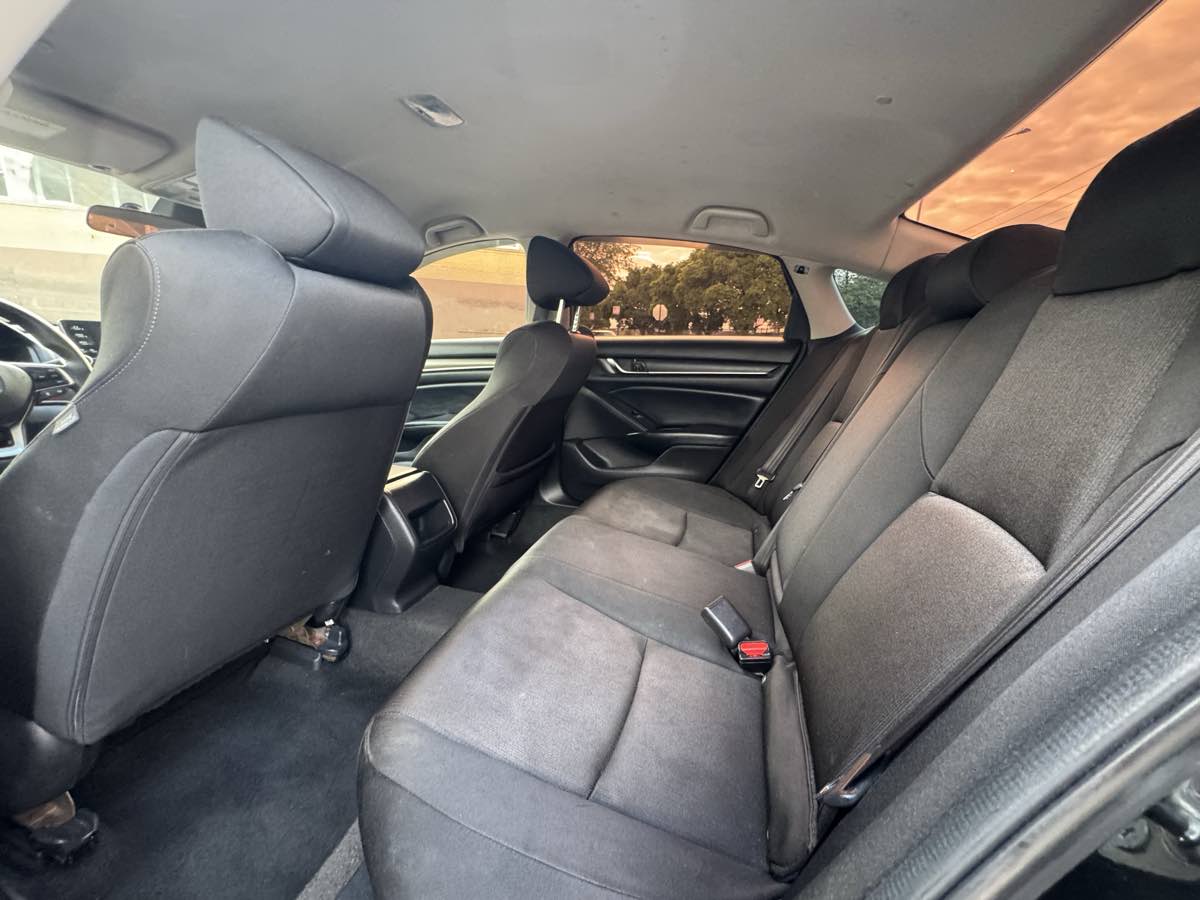Vehicle image 17 of 36