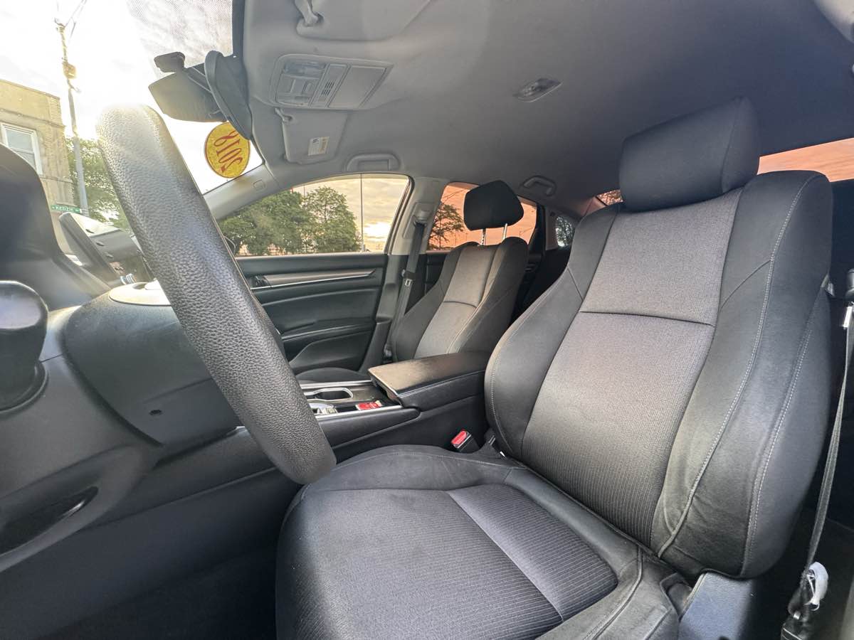 Vehicle image 10 of 36