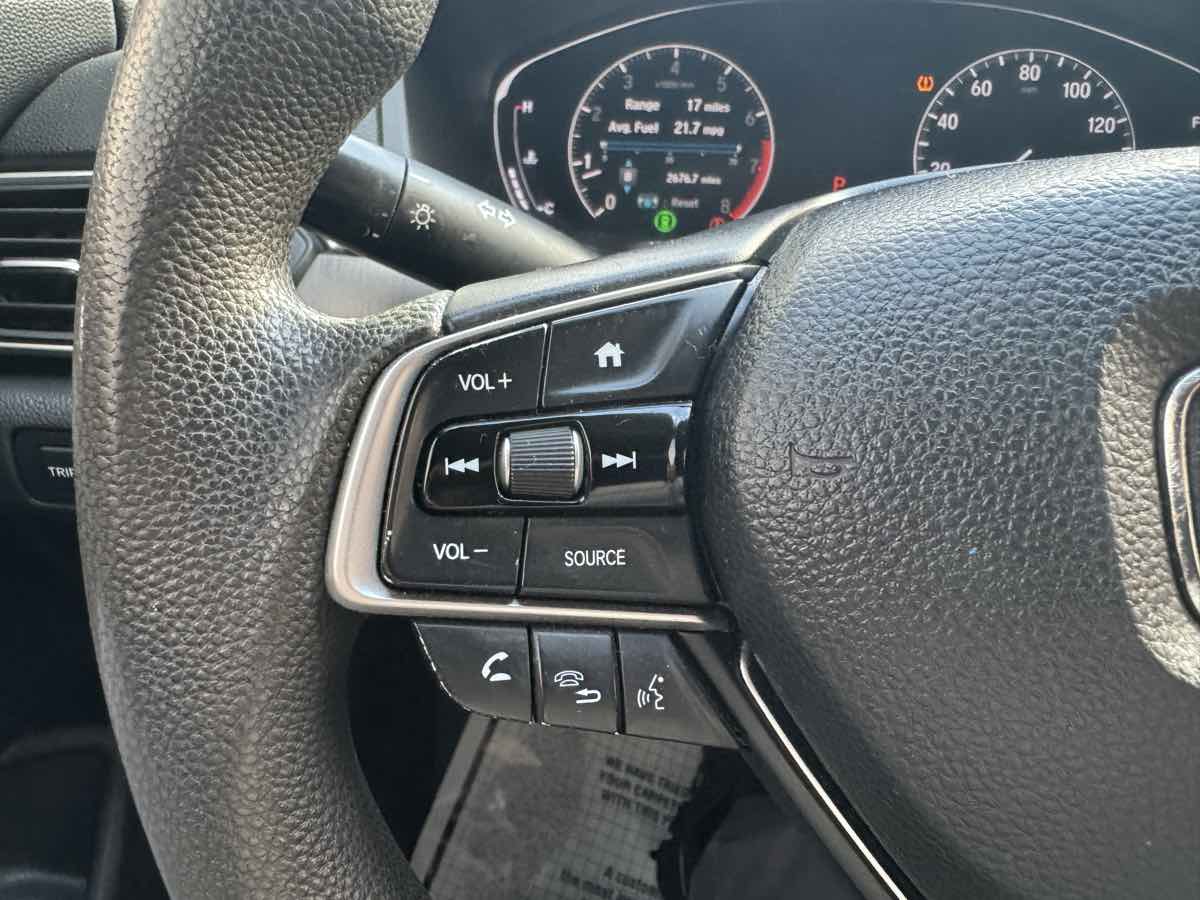 Vehicle image 26 of 36