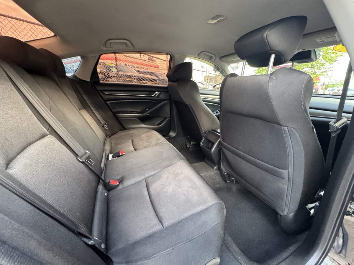 Vehicle image 24 of 36