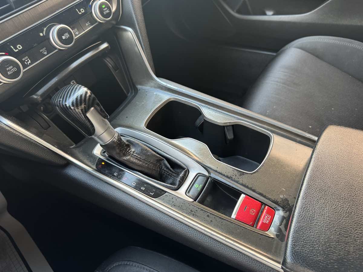 Vehicle image 34 of 36