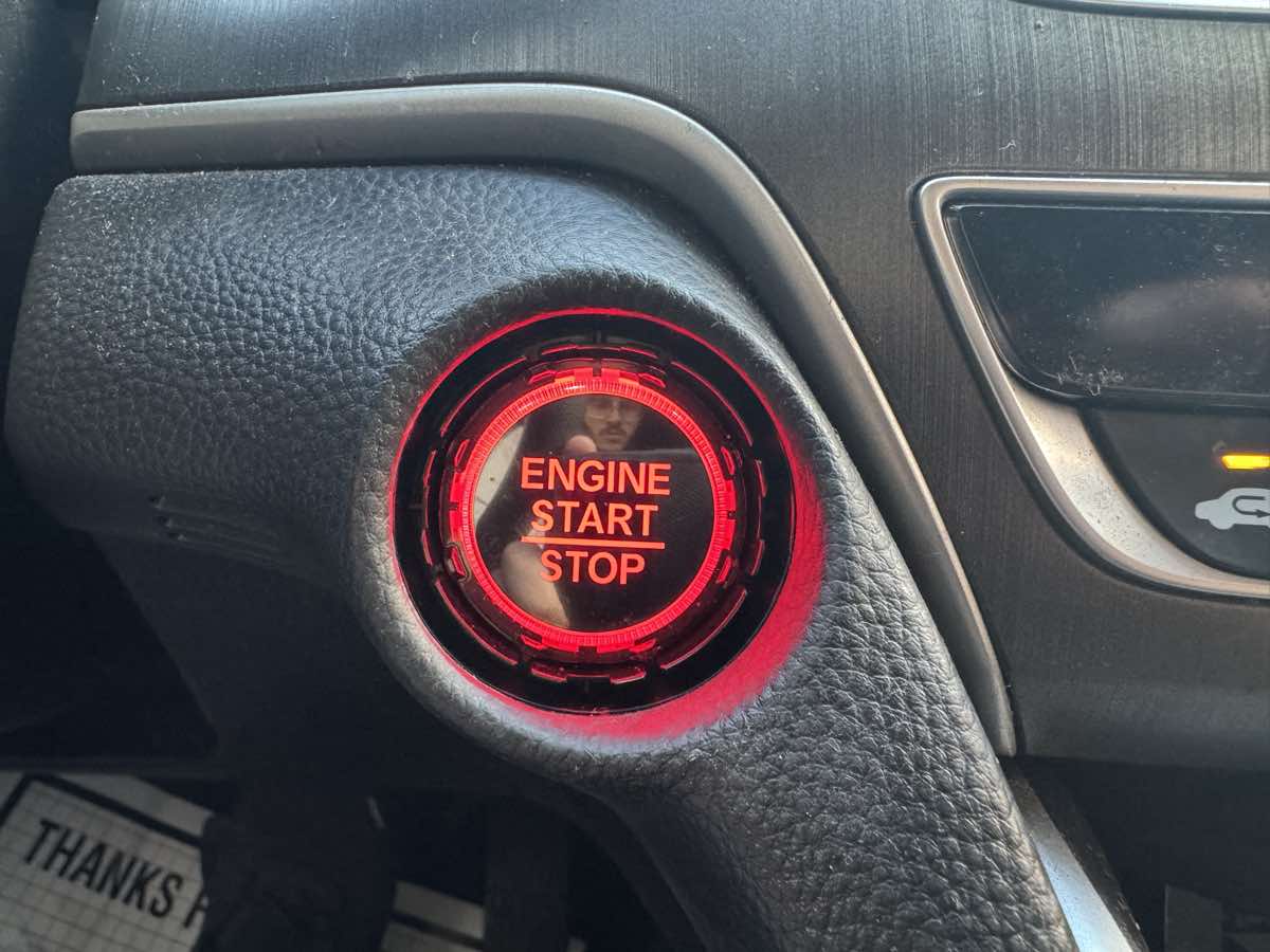Vehicle image 32 of 36