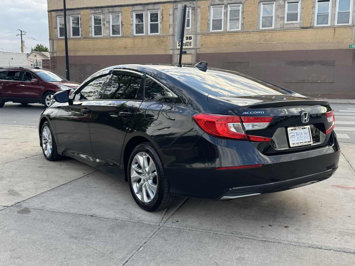 Vehicle image 6 of 36