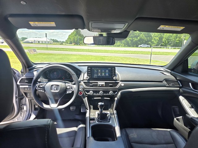 Vehicle image 14 of 16