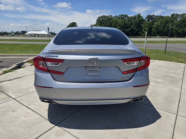 Vehicle image 6 of 16