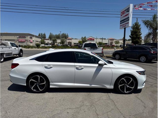 Vehicle image 3 of 14
