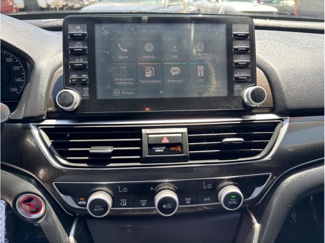 Vehicle image 13 of 14