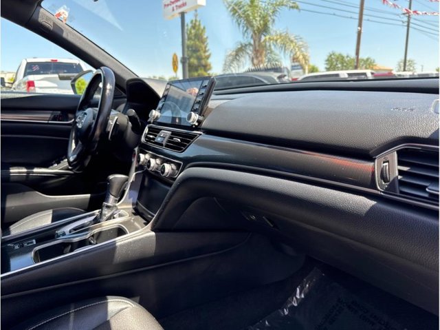 Vehicle image 12 of 14