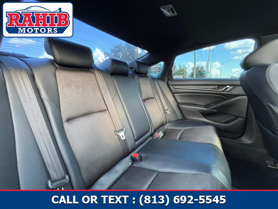 2018 Honda Accord Sport 2.0T Image 16 of 42
