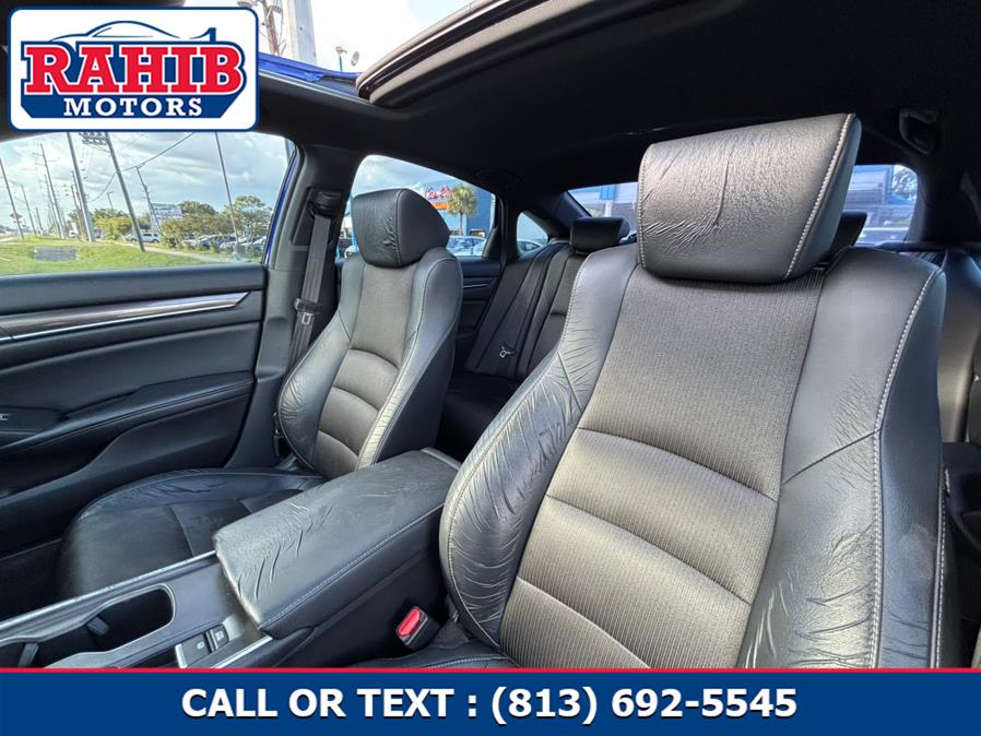 2018 Honda Accord Sport 2.0T Image 21 of 42