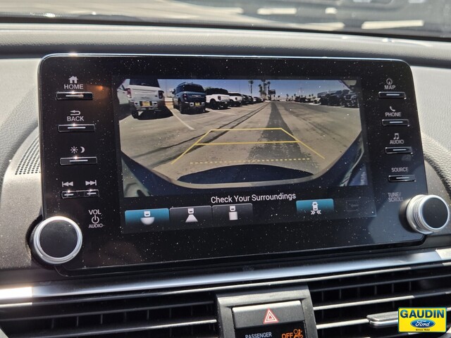 Vehicle image 20 of 25