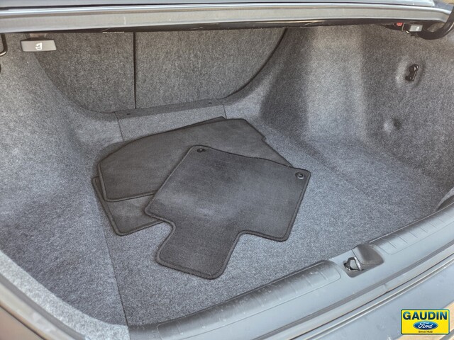 Vehicle image 10 of 25