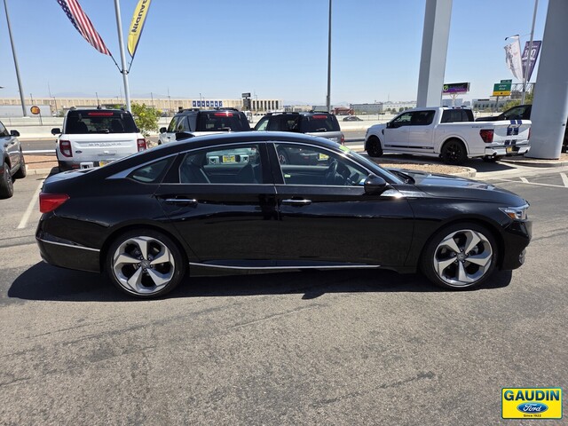 Vehicle image 4 of 25