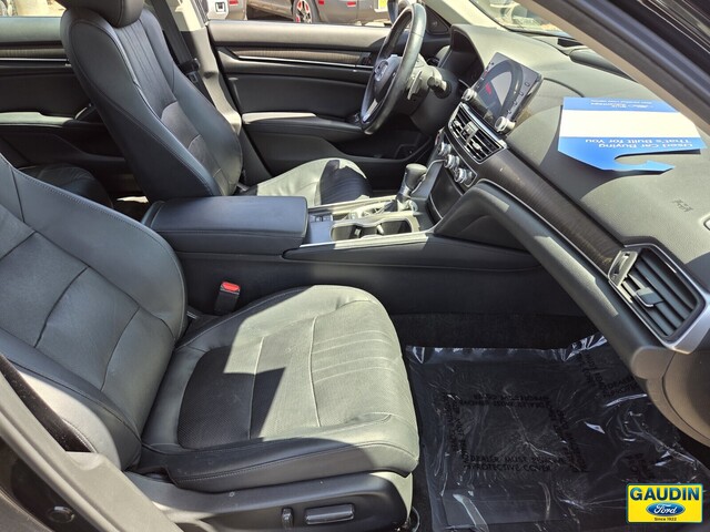 Vehicle image 13 of 25