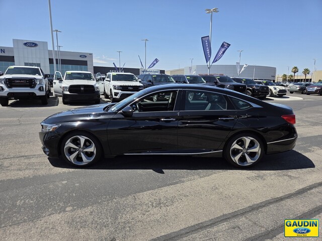 Vehicle image 8 of 25