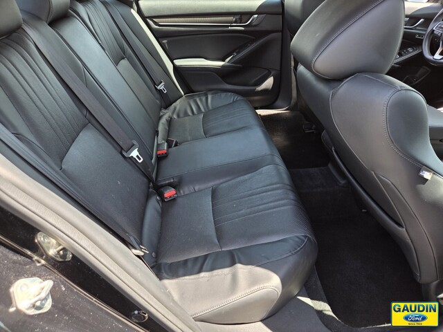 Vehicle image 12 of 25