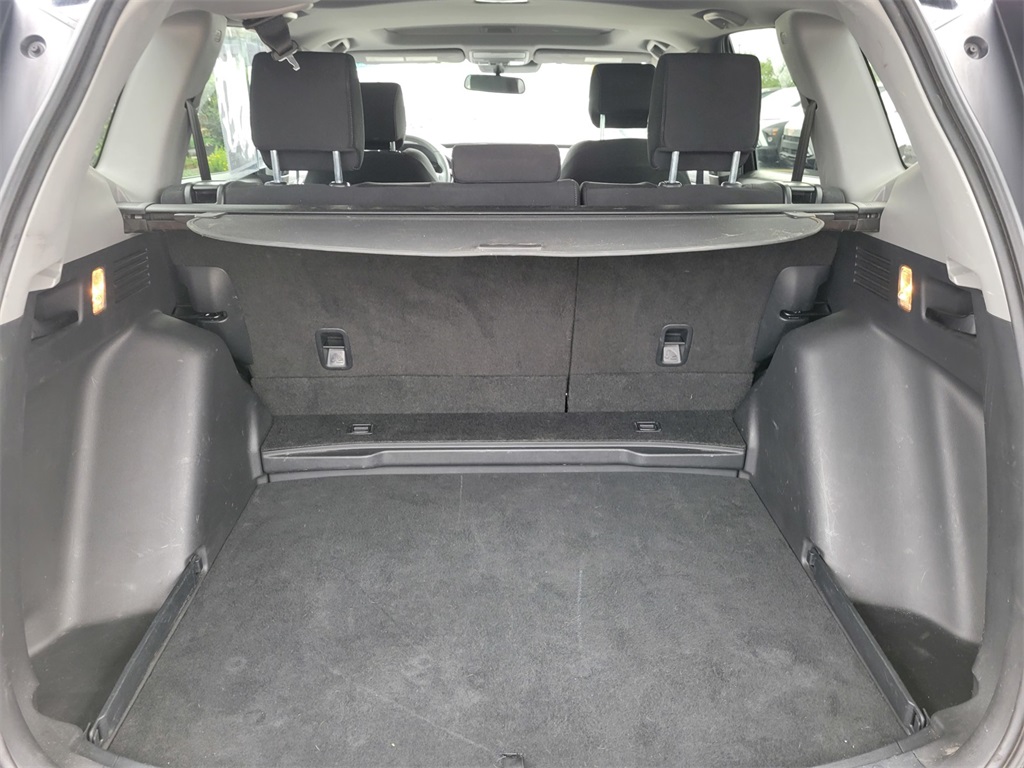 Vehicle image 17 of 45