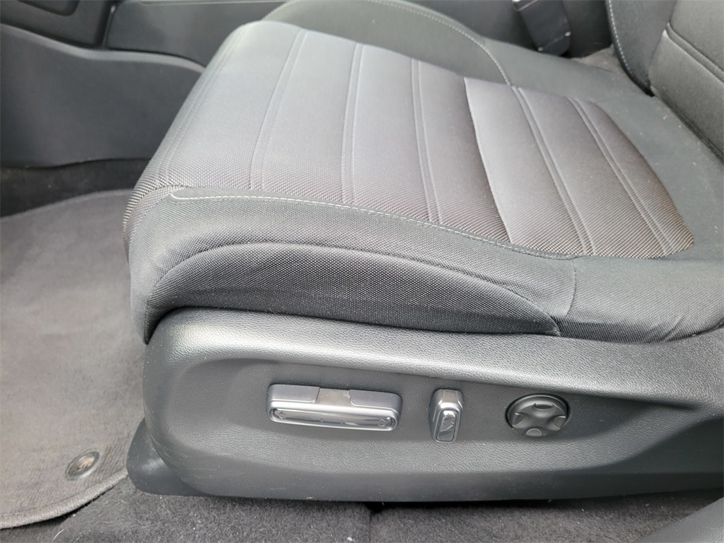 Vehicle image 15 of 45