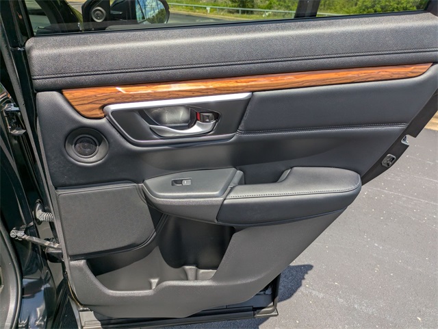 Vehicle image 37 of 45