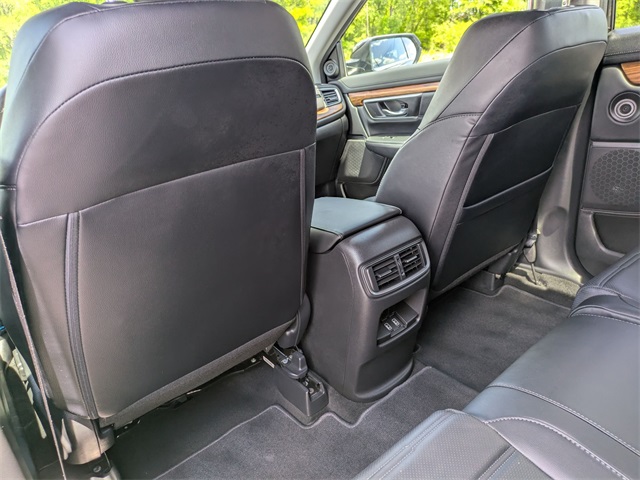 Vehicle image 32 of 45