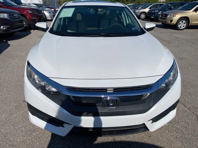 Vehicle image 2 of 32
