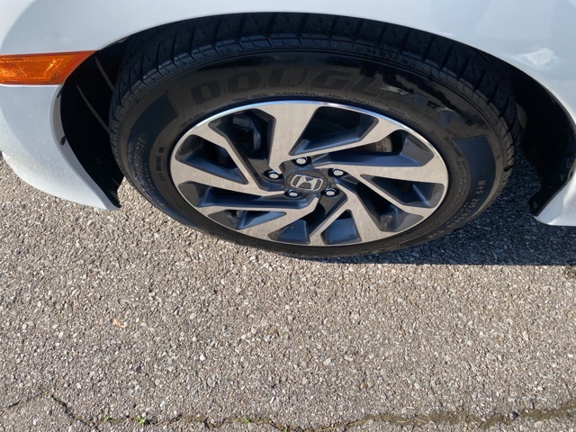 Vehicle image 32 of 32