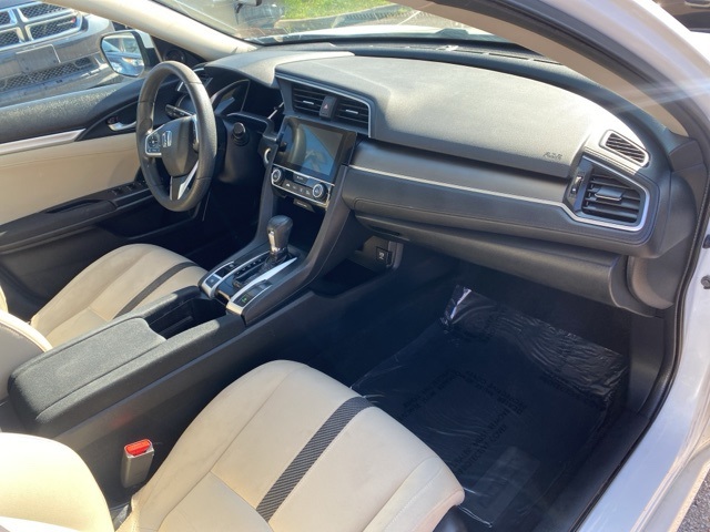 Vehicle image 25 of 32