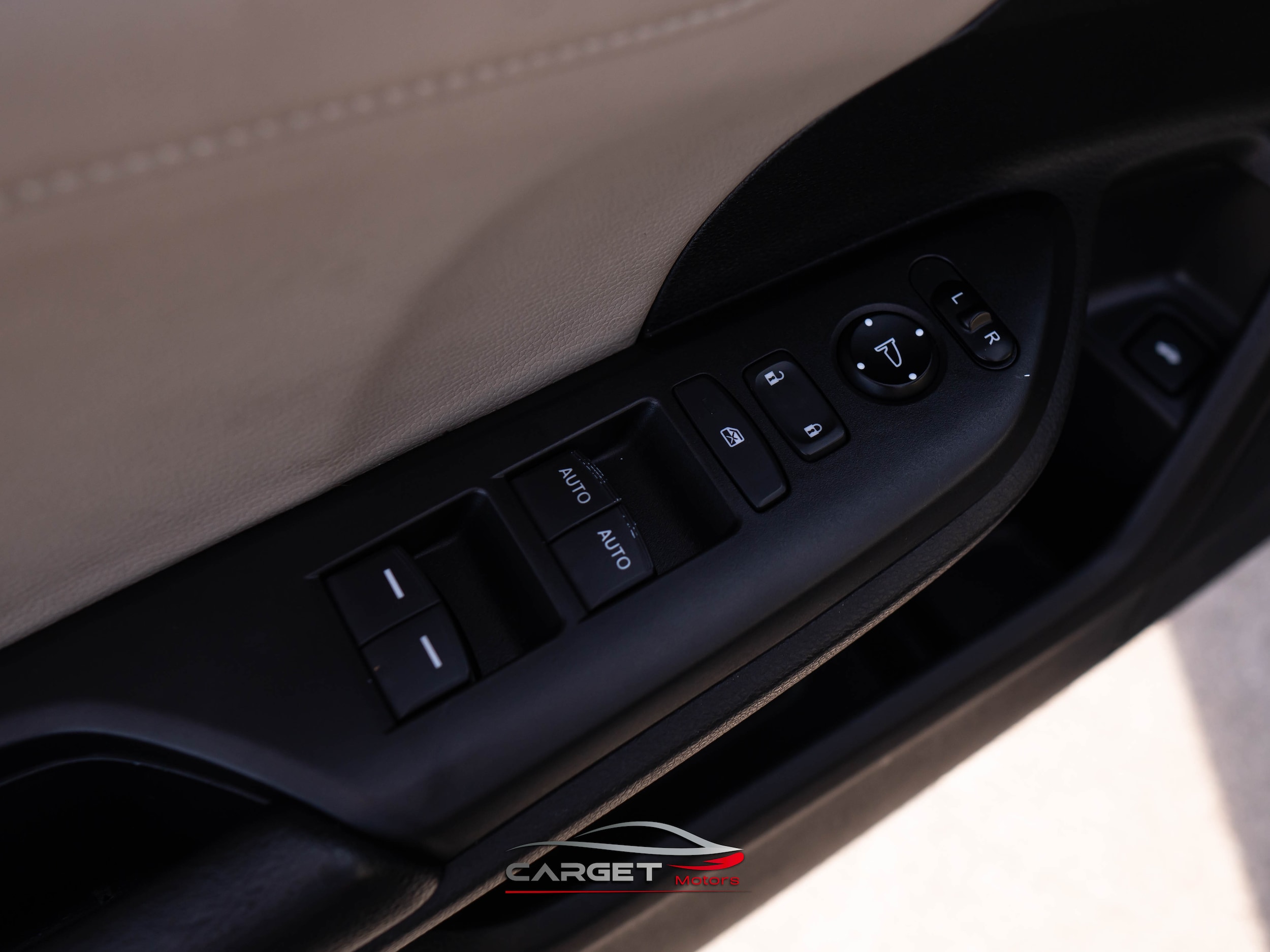 Vehicle image 34 of 45