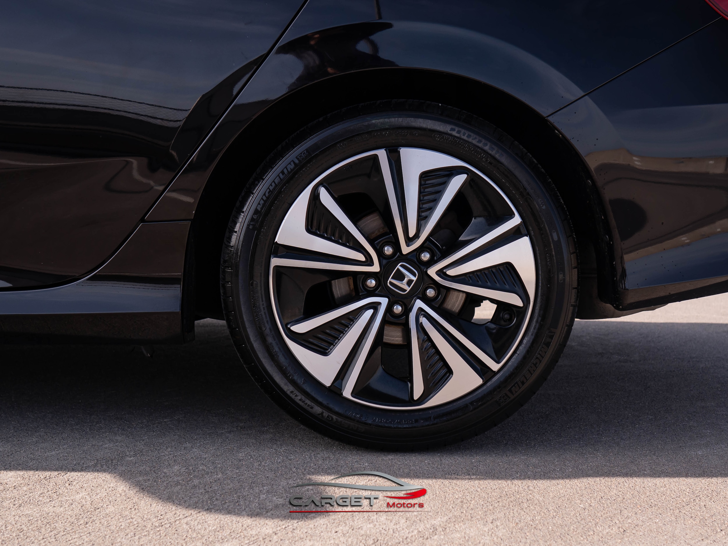 Vehicle image 9 of 45