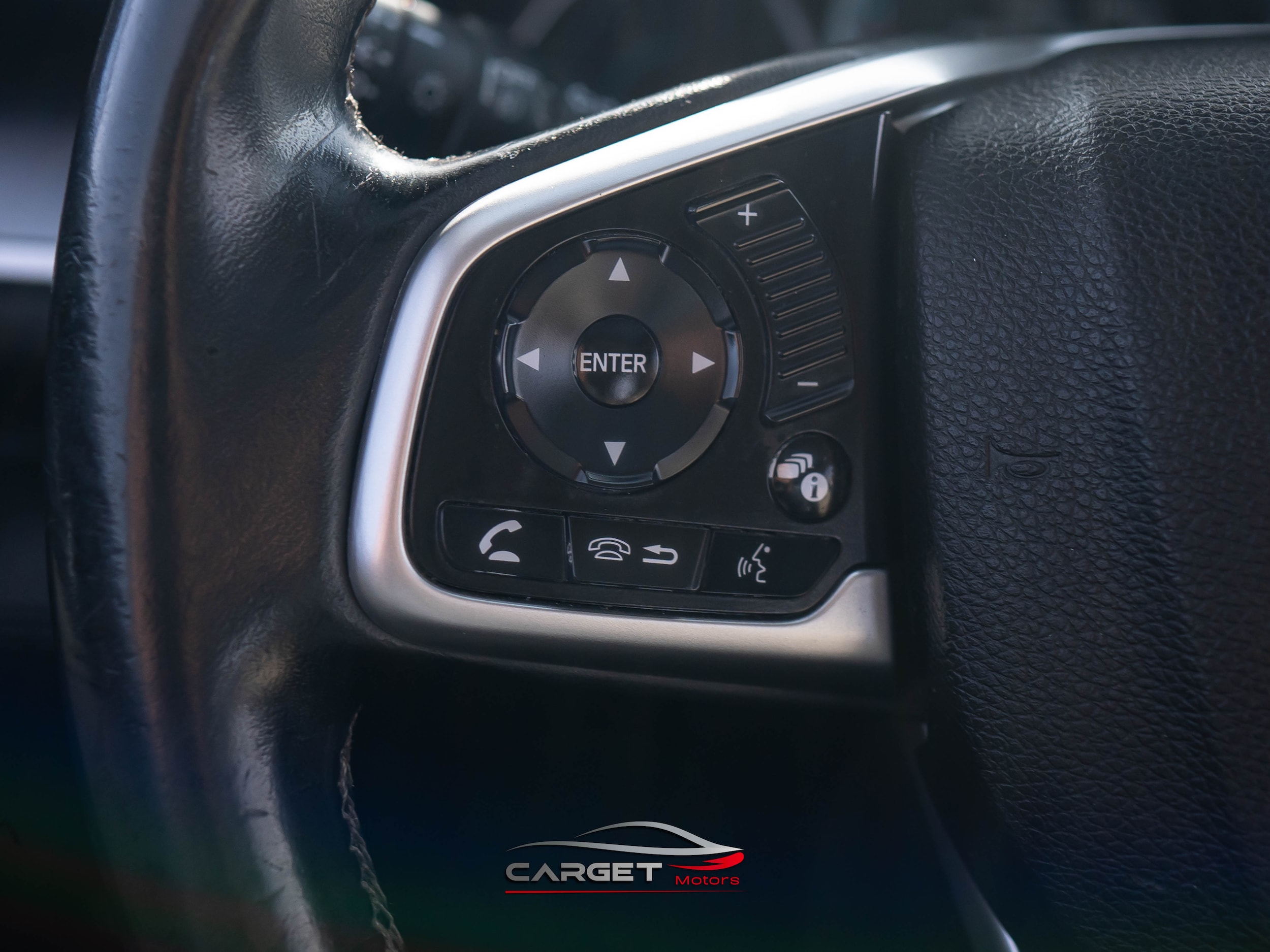 Vehicle image 21 of 45