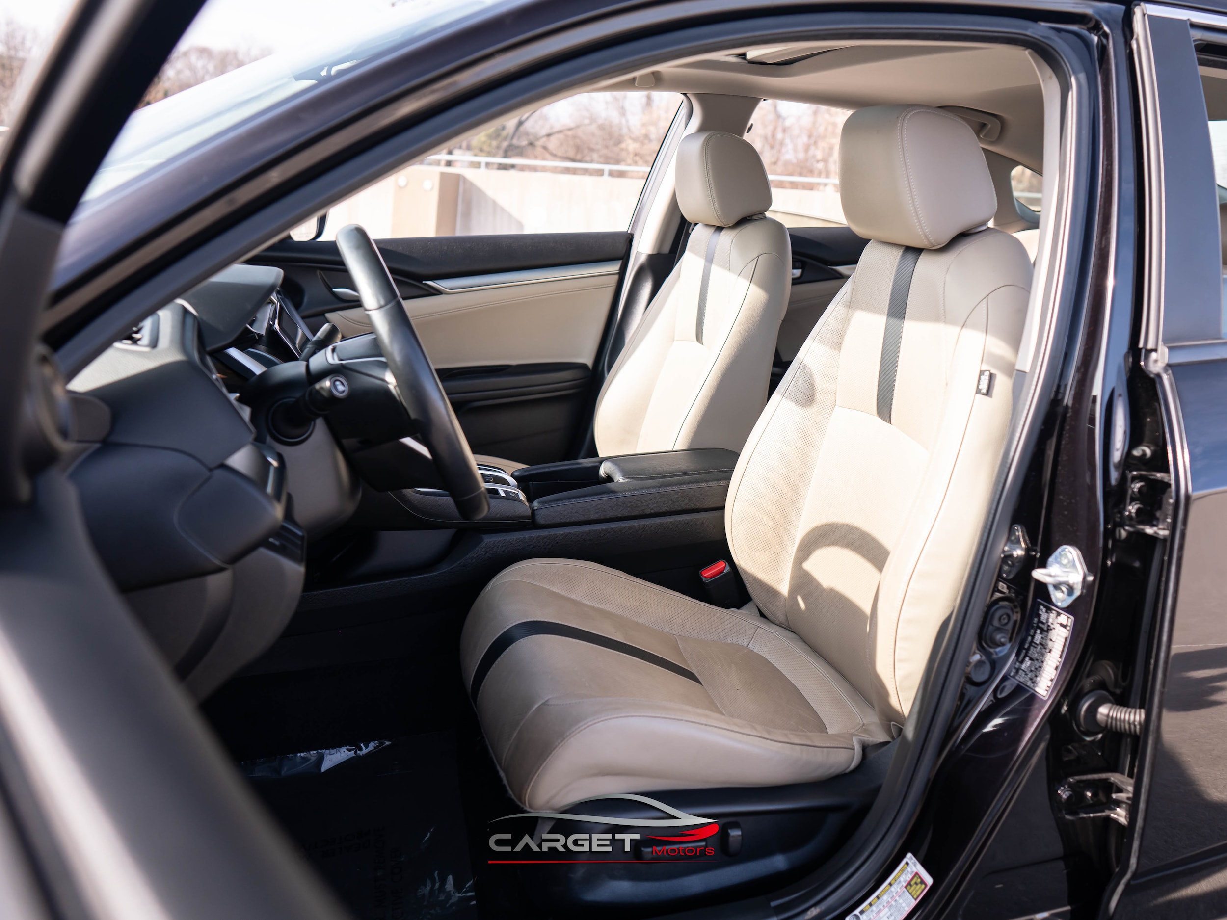 Vehicle image 13 of 45