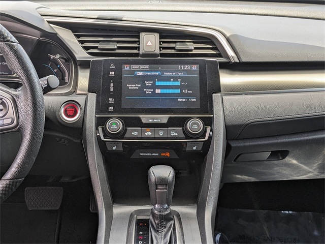 Vehicle image 17 of 26