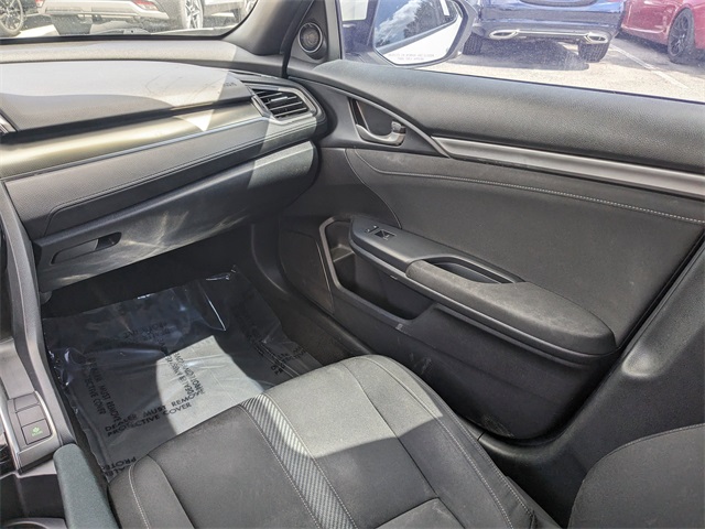 Vehicle image 16 of 26