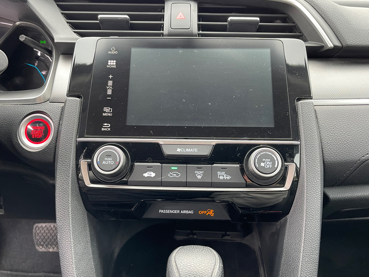 Vehicle image 18 of 25