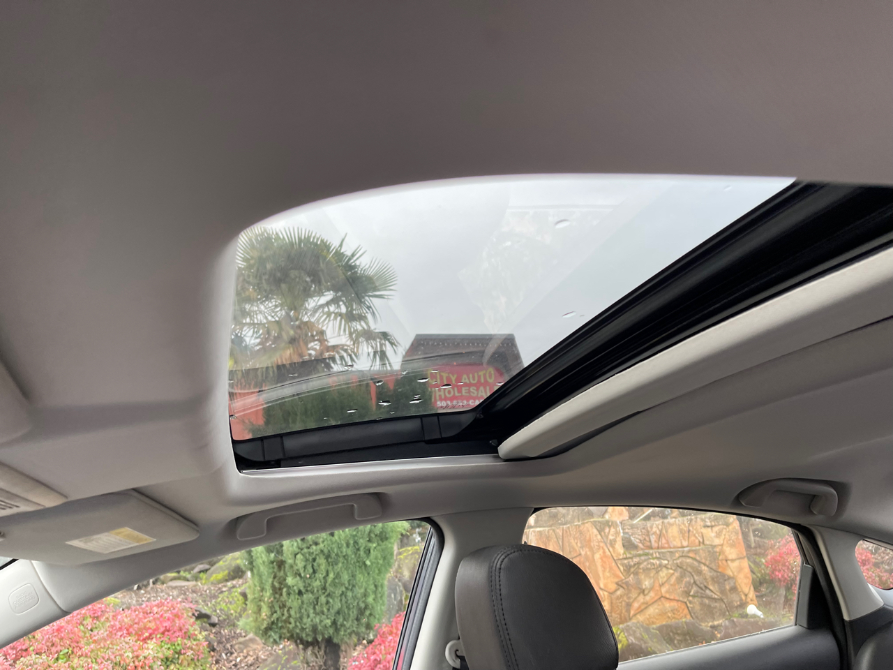 Vehicle image 14 of 25