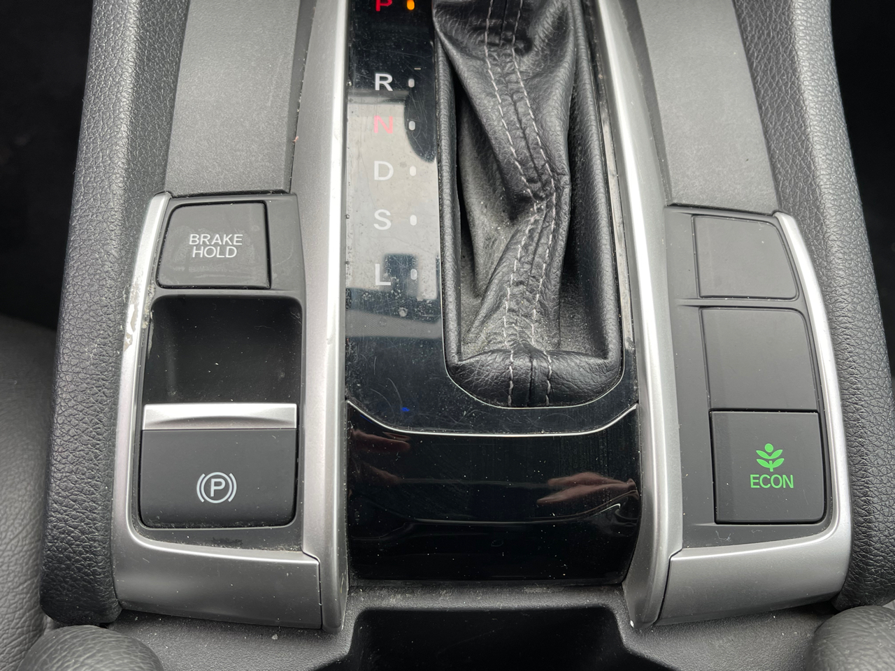 Vehicle image 20 of 25