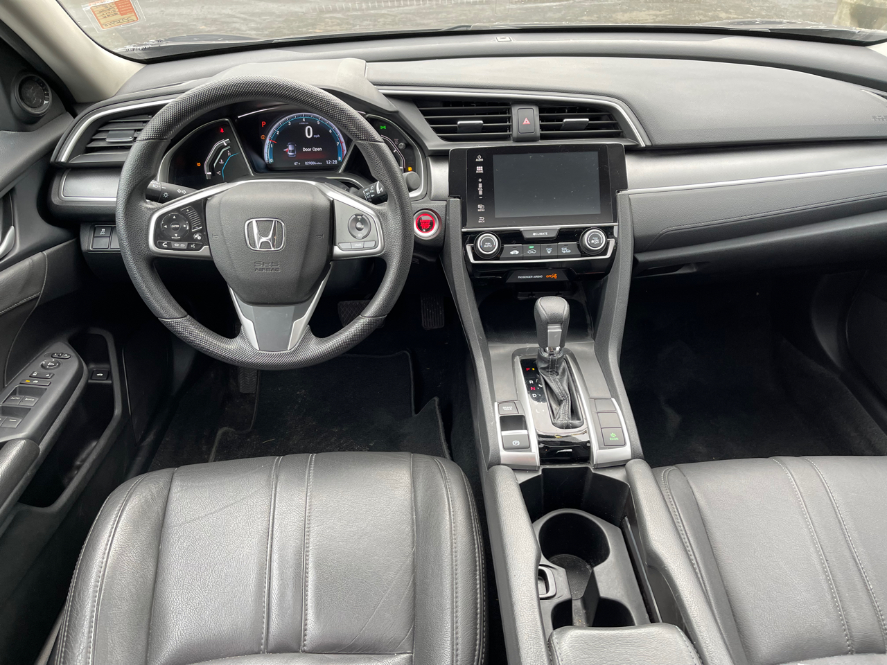 Vehicle image 16 of 25
