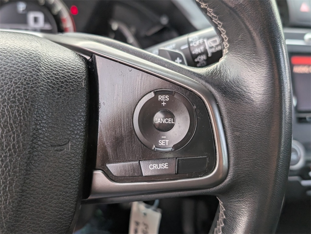 Vehicle image 23 of 25