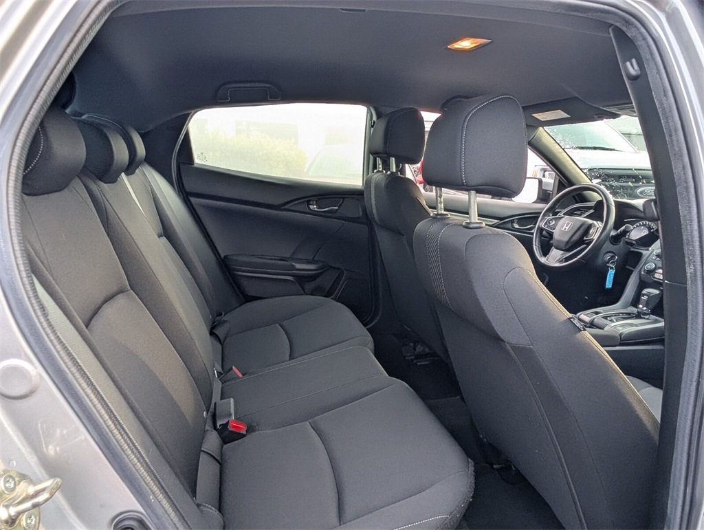 Vehicle image 14 of 25