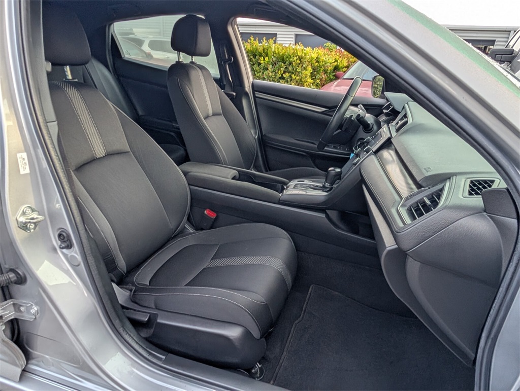 Vehicle image 16 of 25