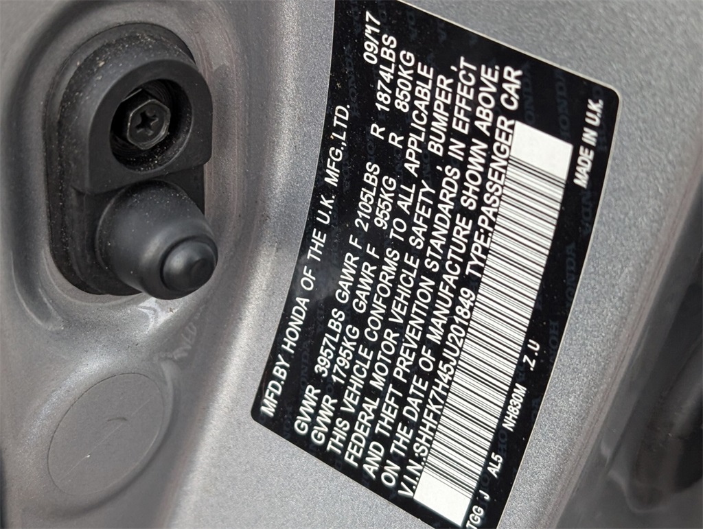 Vehicle image 18 of 25