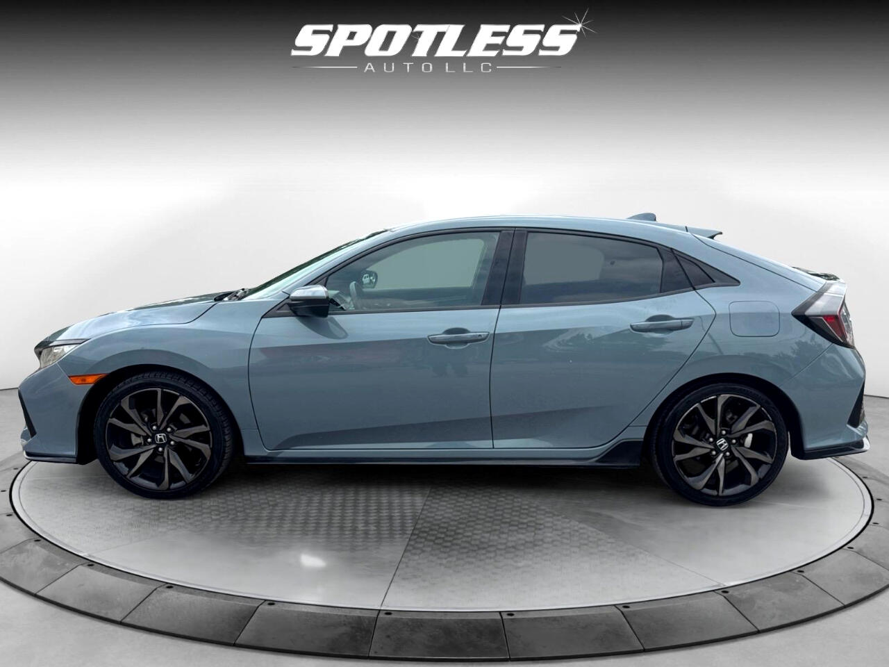 Vehicle image 10 of 25