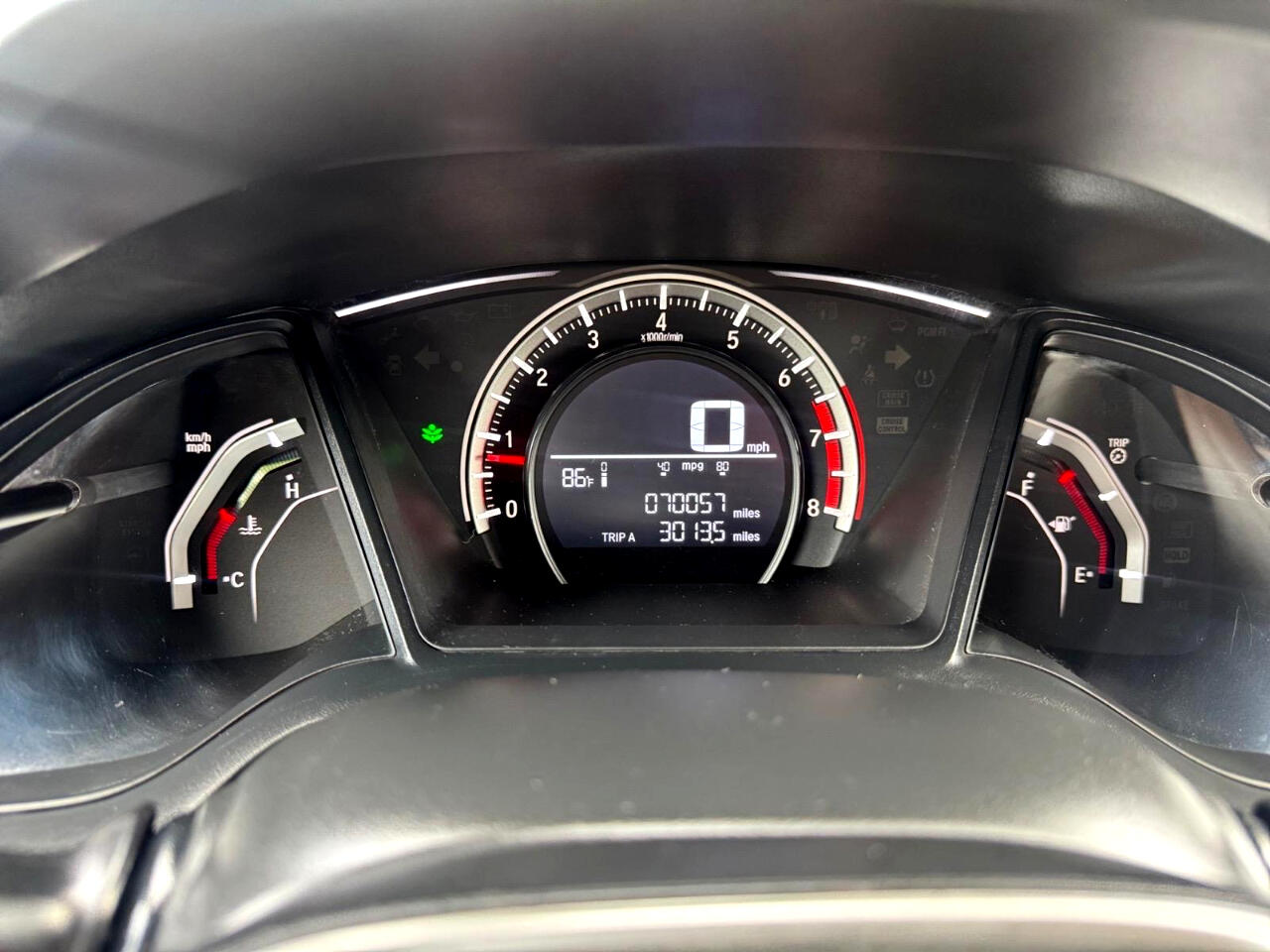 Vehicle image 18 of 25