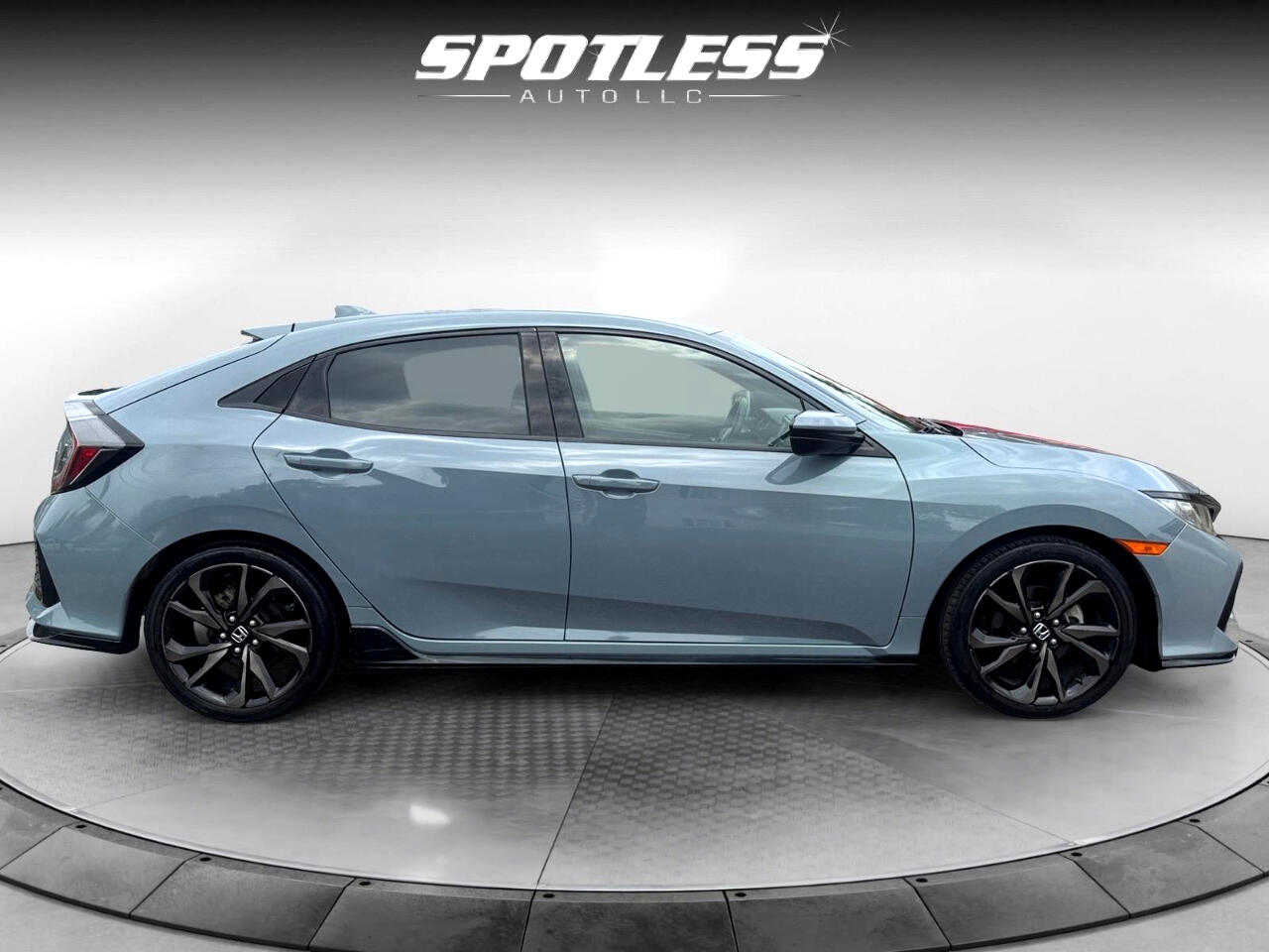 Vehicle image 6 of 25